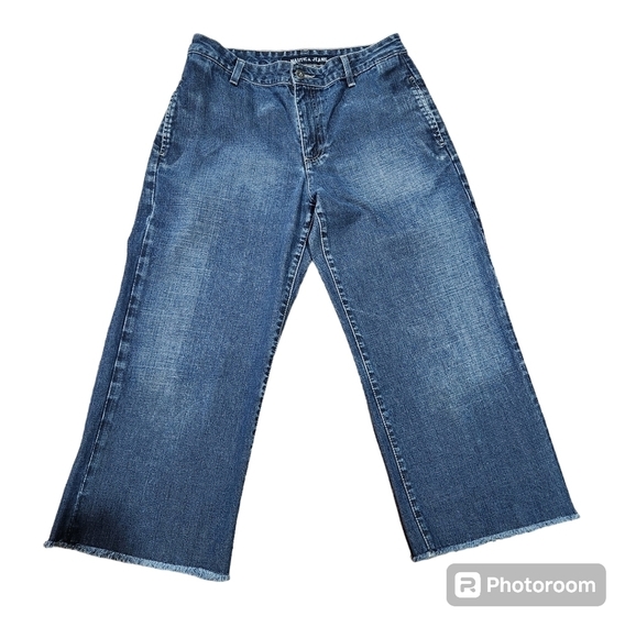Nautica Womens Aged Wash Denim Cropped Pants W/ Fray Size 8 - Picture 1 of 11